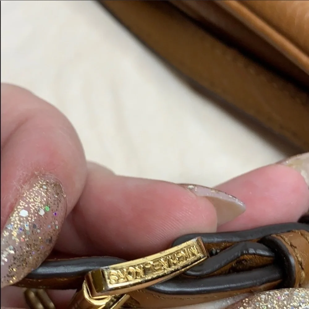Michael Kors Pebbled Leather Jet Set crossbody